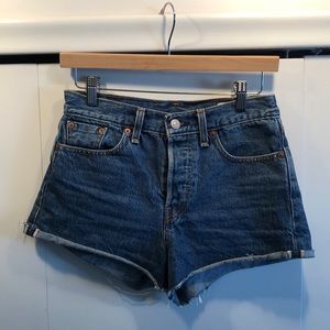 Levi’s wedgie fit shorts